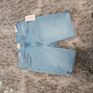 Woman's Bermuda Shorts